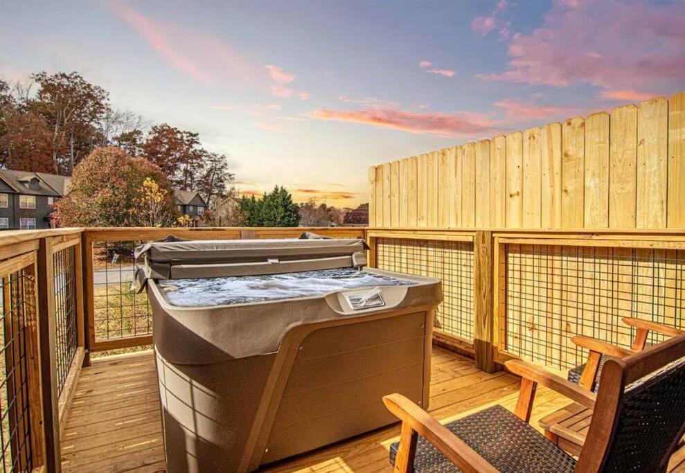 Willow Trace: Family Retreat, Hot Tub, Gaming! Pigeon Forge Dış mekan fotoğraf