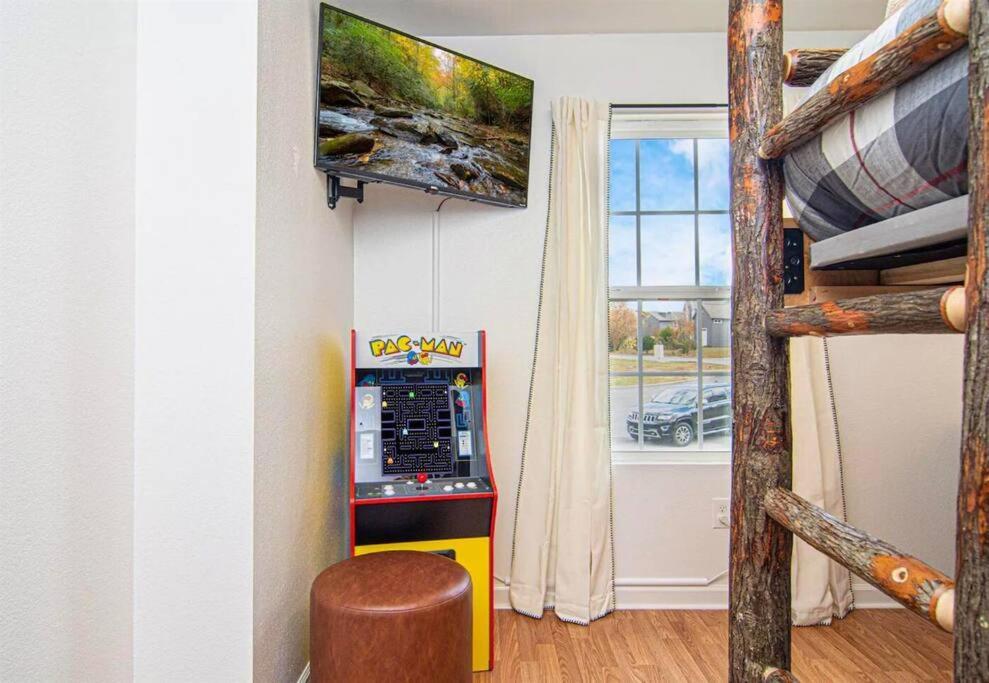 Willow Trace: Family Retreat, Hot Tub, Gaming! Pigeon Forge Dış mekan fotoğraf