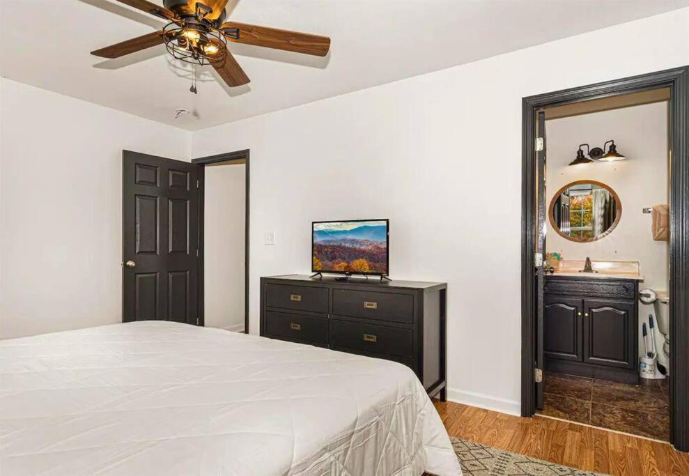 Willow Trace: Family Retreat, Hot Tub, Gaming! Pigeon Forge Dış mekan fotoğraf