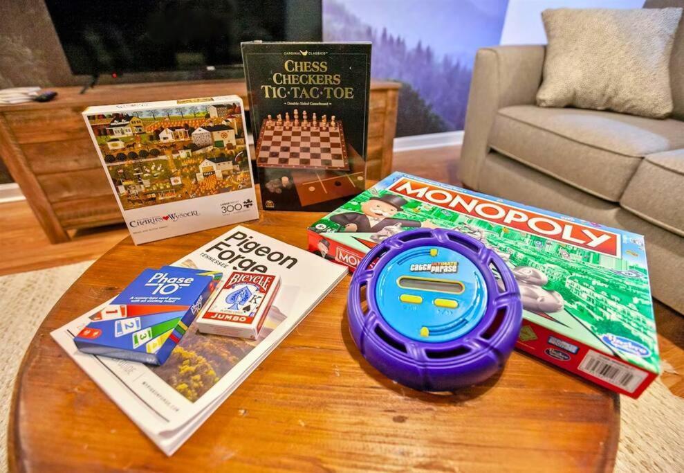 Willow Trace: Family Retreat, Hot Tub, Gaming! Pigeon Forge Dış mekan fotoğraf