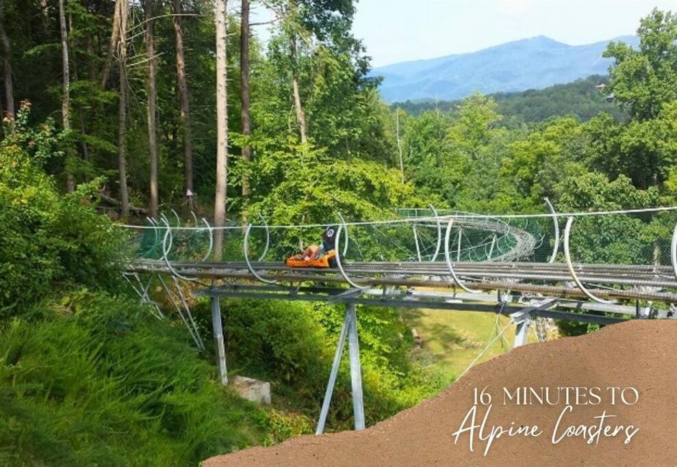 Willow Trace: Family Retreat, Hot Tub, Gaming! Pigeon Forge Dış mekan fotoğraf